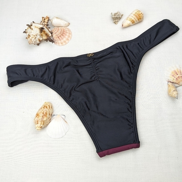 PilyQ
Vino Color Block Teeny Cheeky Coverage
Bikini Bottom - Picture 8 of 9